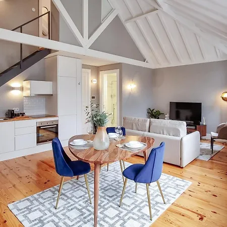 Charming Loft With Mezzanine In The Center Apartment