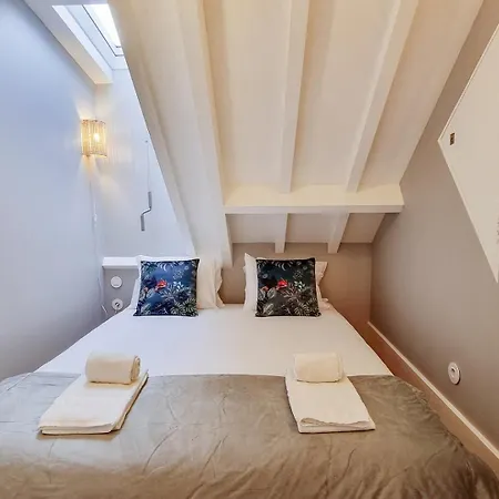 Апартаменты Charming Loft With Mezzanine In The Center *