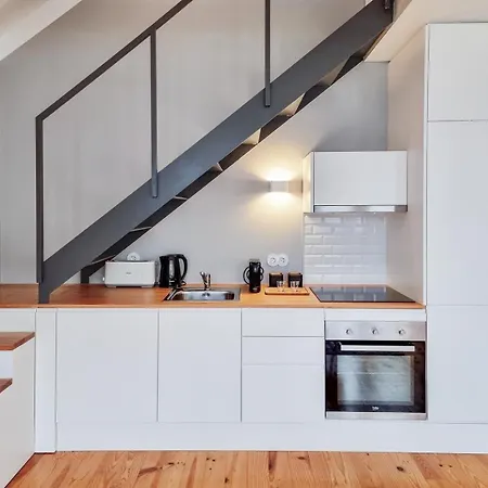 Апартаменты Charming Loft With Mezzanine In The Center *